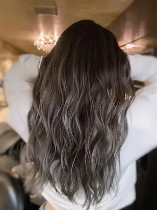 ロング WHALE hair × beautyのヘアスタイル