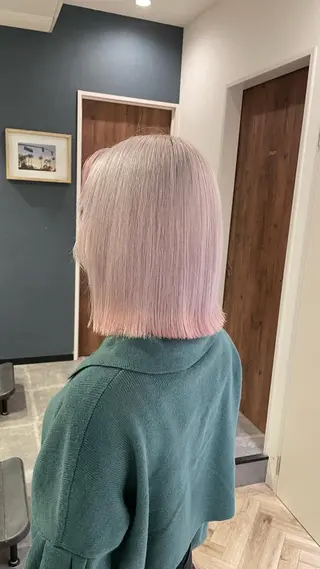 ショート カラー 市川 澪のヘアスタイル