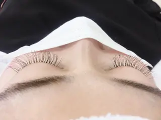 マツエク・マツパ 中村 眞歩のヘアスタイル