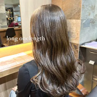 ロング カラー 服部 真歩のヘアスタイル