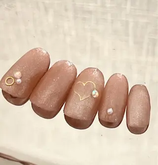 ネイル キャンアイドレッシー六本木店所属・MIKA／耳ツボ ／マグネットネイルのネイルデザイン