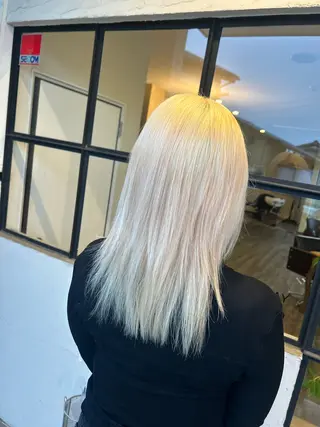 ロング カラー 井上 花音のヘアスタイル