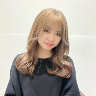 セミロング カラー 🩵ブリーチカラー 🐈MIORI🩵のヘアスタイル