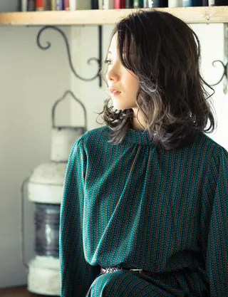 カラー 岩渕 由里香のヘアスタイル