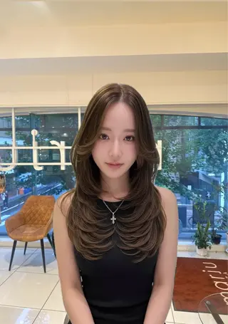 ロング ベージュカラー🤎 酸性縮毛矯正のヘアスタイル