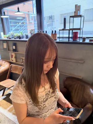 セミロング 💖艶ダメージレス激 可愛カラーKAO💖のヘアスタイル
