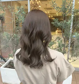 セミロング カラー 美髪矯正/髪質改善 /透明感ある艶カラーのヘアスタイル