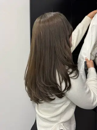 ロング カラー era所属・azumi/ボブ/暖 色/オリーブ/縮毛のヘアスタイル