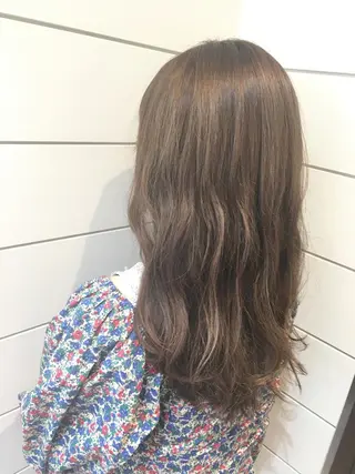 ロング カラー 鍵山 千秋のヘアスタイル