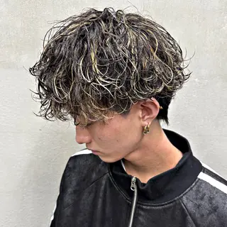 ショート カラー パーマ メンズ ブリーチモデル募集中 /伊藤優真のヘアスタイル