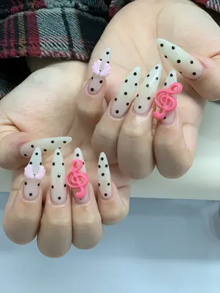 ミディアム Pio Mielのネイルデザイン