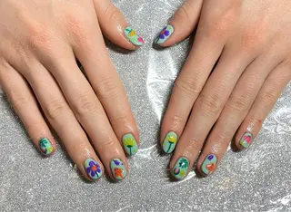 ネイル VIERU 🌈🎀💖のネイルデザイン