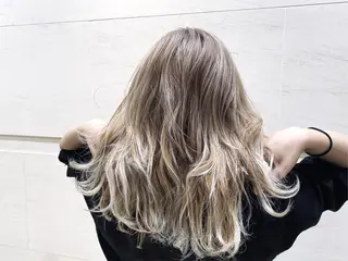 ロング ili 梅田のヘアスタイル