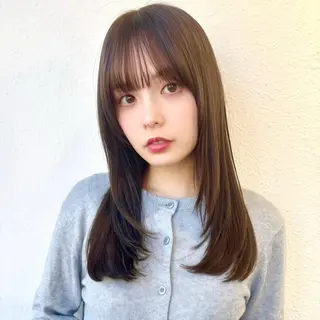 セミロング 艶髪ストレート❇️ レイヤー❇️出町光流のヘアスタイル