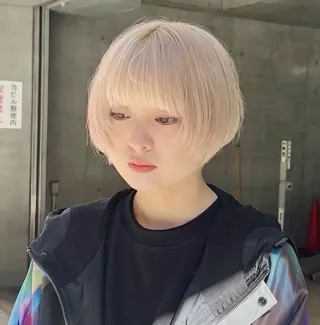 ショート カラー ムラ修正💎 艶髪ハイトーン💎のヘアスタイル