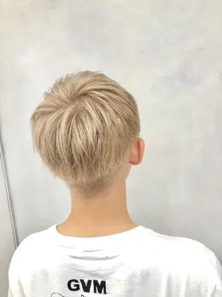 ショート カラー メンズ ハイトーン×レイヤー ／遠藤将太のヘアスタイル