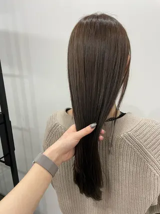 ロング カラー ニシザカ マナのヘアスタイル