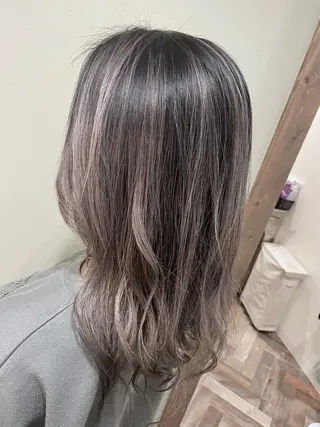 ミディアム 寺本 早希のヘアスタイル