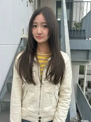 セミロング カラー 林　蓮／レイヤー ／透明感カラーのヘアスタイル