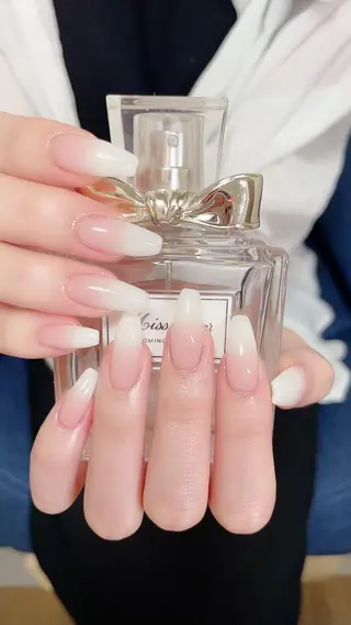ロング カラー ネイル Petite Cannelleのネイルデザイン