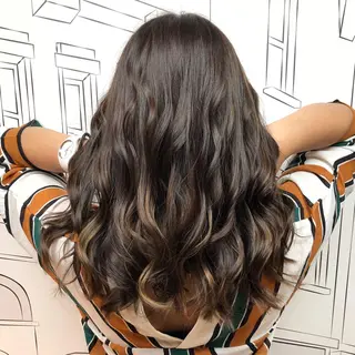 ミディアム カラー TOMOKA 艶髪/透明感カラーのヘアスタイル