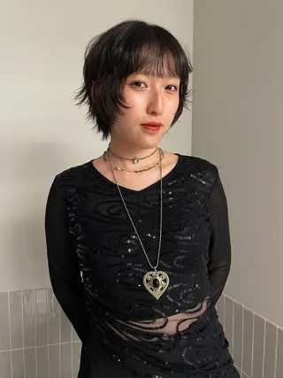 ショート stén/kana /レイヤーカットのヘアスタイル