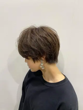 ショート カラー 伊奈 航平のヘアスタイル