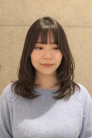 セミロング 南 菜花のヘアスタイル