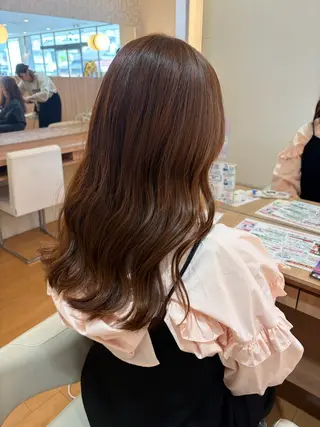 ロング カラー 岡 愛梨のヘアスタイル