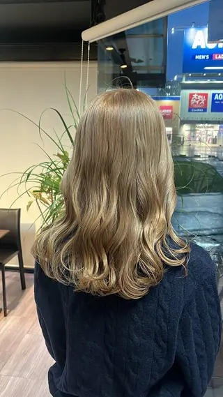 セミロング alu yuinaのヘアスタイル