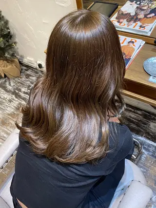 ミディアム カラー shiro.kobe 森彩華のヘアスタイル