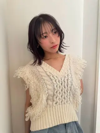 ミディアム 市吉 杏奈のヘアスタイル