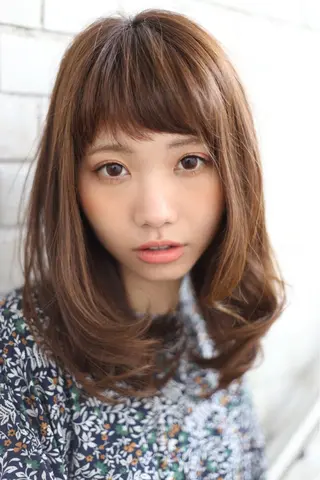 セミロング カラー 三代 ゆりあのヘアスタイル