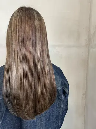 カラー 益 佑夏のヘアスタイル