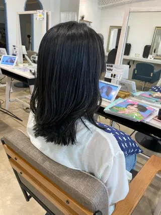 セミロング カラー 饒平名 知也のヘアスタイル