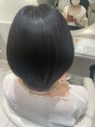 ショート カラー MIFA レイヤー／パーマのヘアスタイル