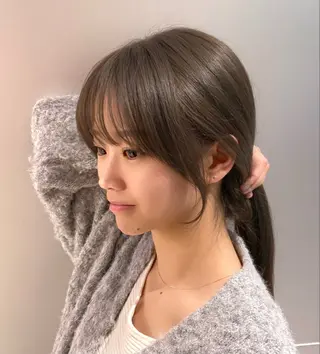 セミロング カラー ヘアアレンジ 顔周り小顔レイヤー ×ブリーチなしカラーのヘアスタイル