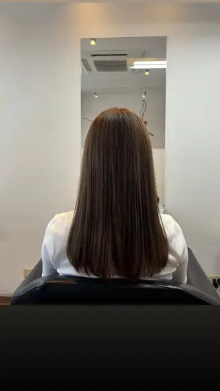 ロング カラー 山下 歩華のヘアスタイル