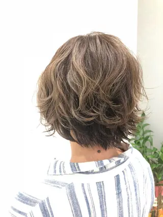 ショート 岸 保奈美のヘアスタイル