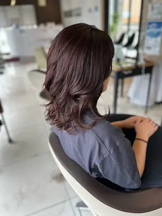 ミディアム カラー 小嶺 麗華のヘアスタイル