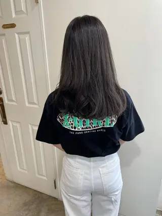 セミロング カラー MIOベージュカラー 柔らかいカラーのヘアスタイル