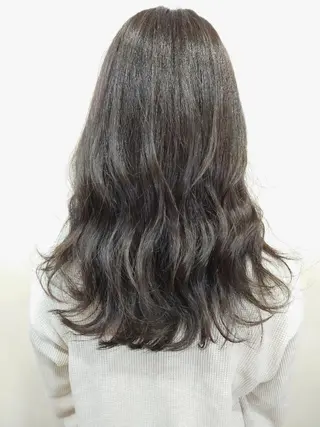 セミロング 艶髪/透け感カラー /RYOのヘアスタイル
