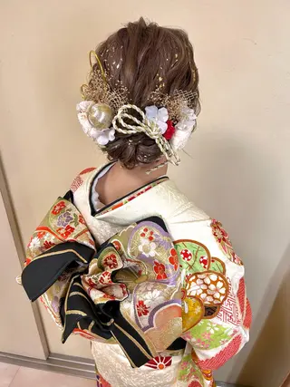 セミロング ヘアアレンジ タニモト ユイのヘアスタイル