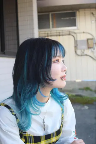 セミロング タカツド ユウキのヘアスタイル