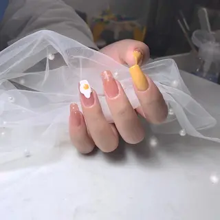 ネイル 🦋ネイルサロン ブラン🌈ゆりのネイルデザイン