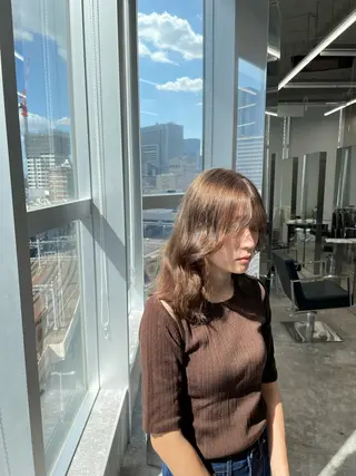 セミロング カラー ヘアアレンジ 神戸三宮ダメージレス ブリーチ特化 麟太郎のヘアスタイル