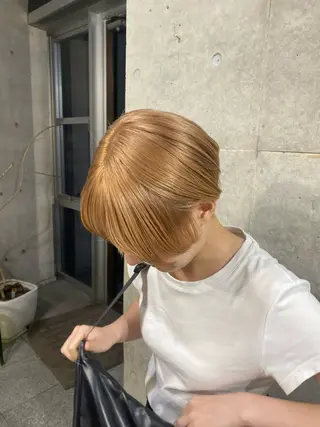 ショート ブリーチカラー🎀 LiLi🫧のヘアスタイル