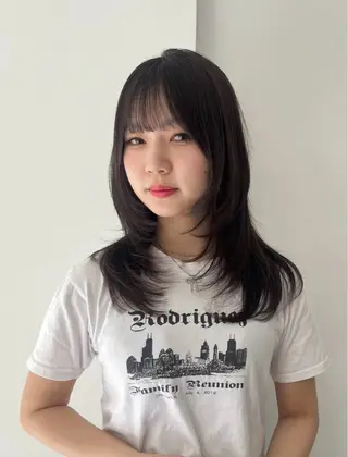 ミディアム 🟣niw SHUNNA🟣のヘアスタイル