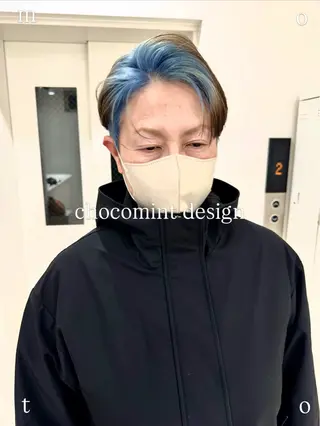 ショート カラー ブリーチ/レイヤー/ コイデリュウセイのヘアスタイル