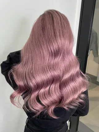 ロング カラー 岡留 愛美のヘアスタイル